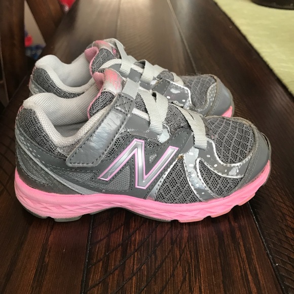 new balance kids size 8